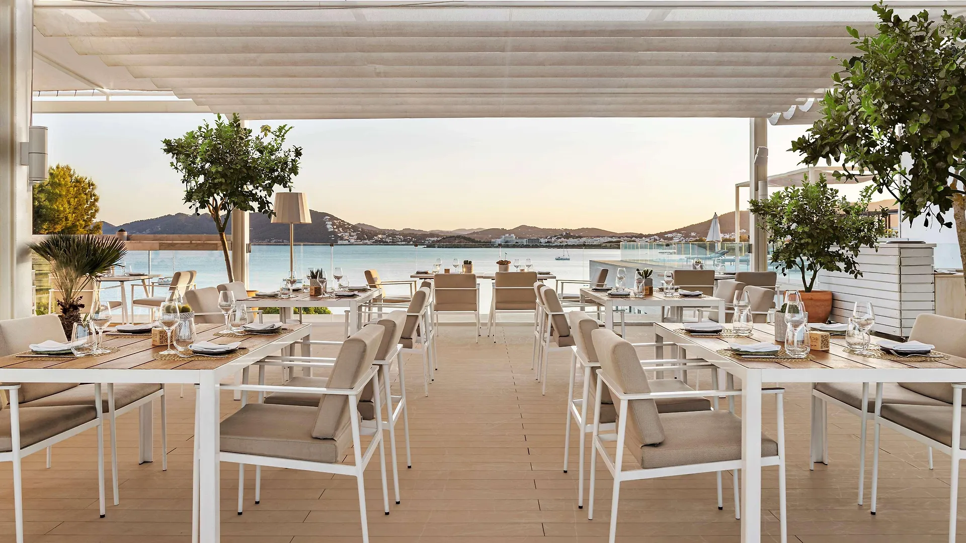 Me Ibiza - The Leading Hotels Of The World Santa Eulària des Riu