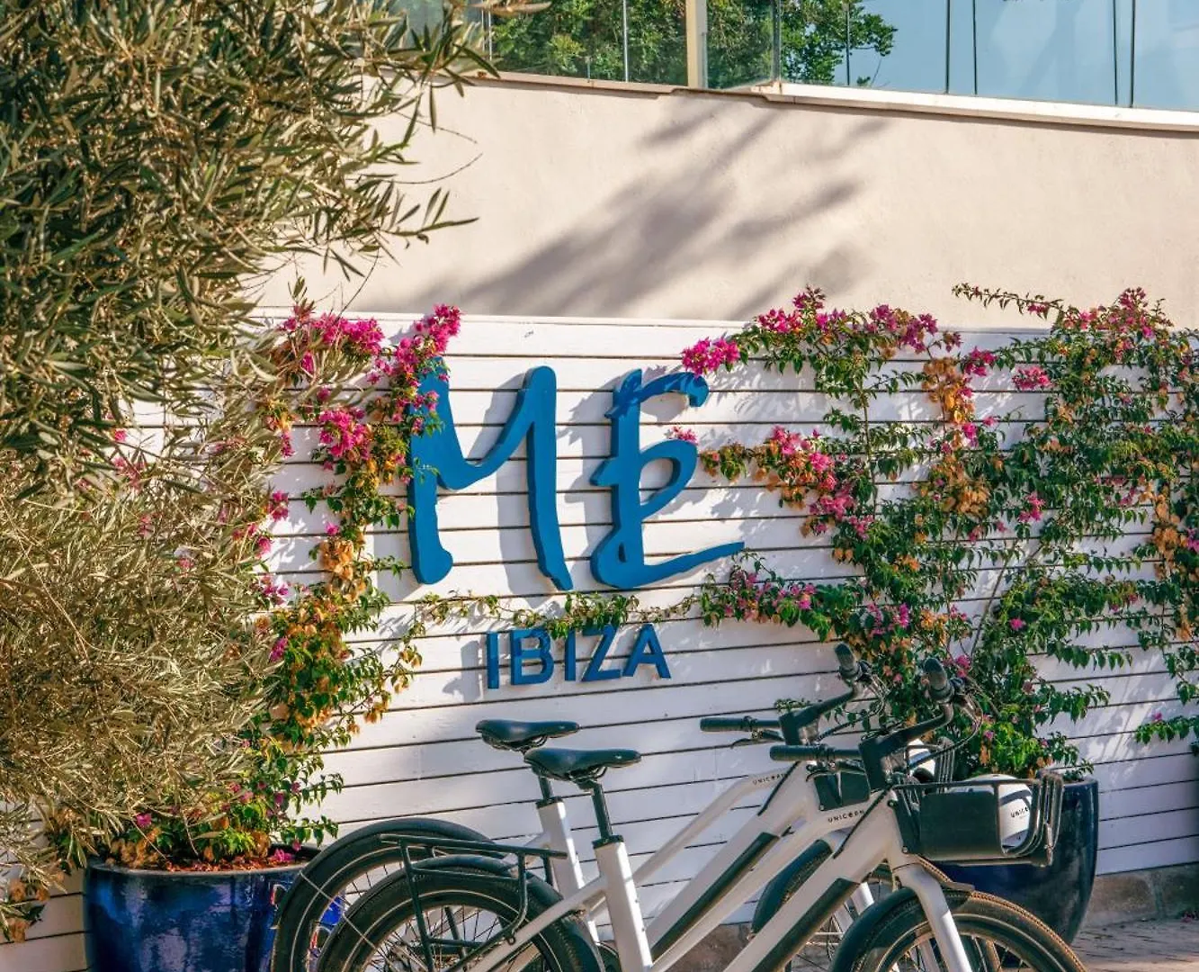 Me Ibiza - The Leading Hotels Of The World Santa Eularia des Riu 5*,  Spanien